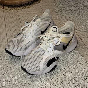 Nike White, Black & Pale Yellow Mesh Running Shoes